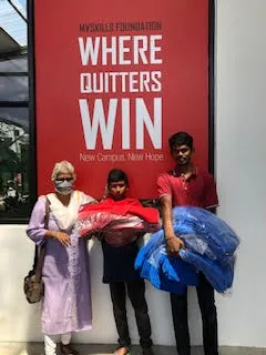 100 bath towels, 2020